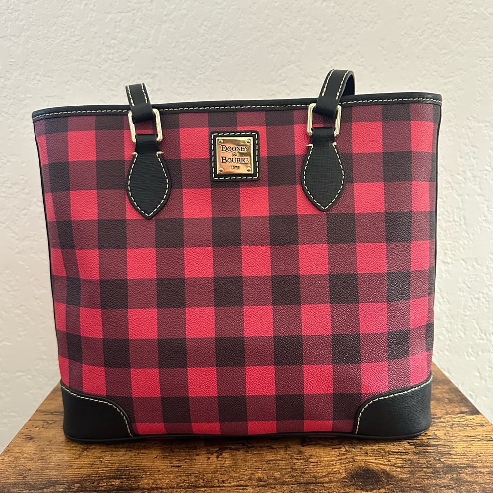 Dooney & Bourke Tote